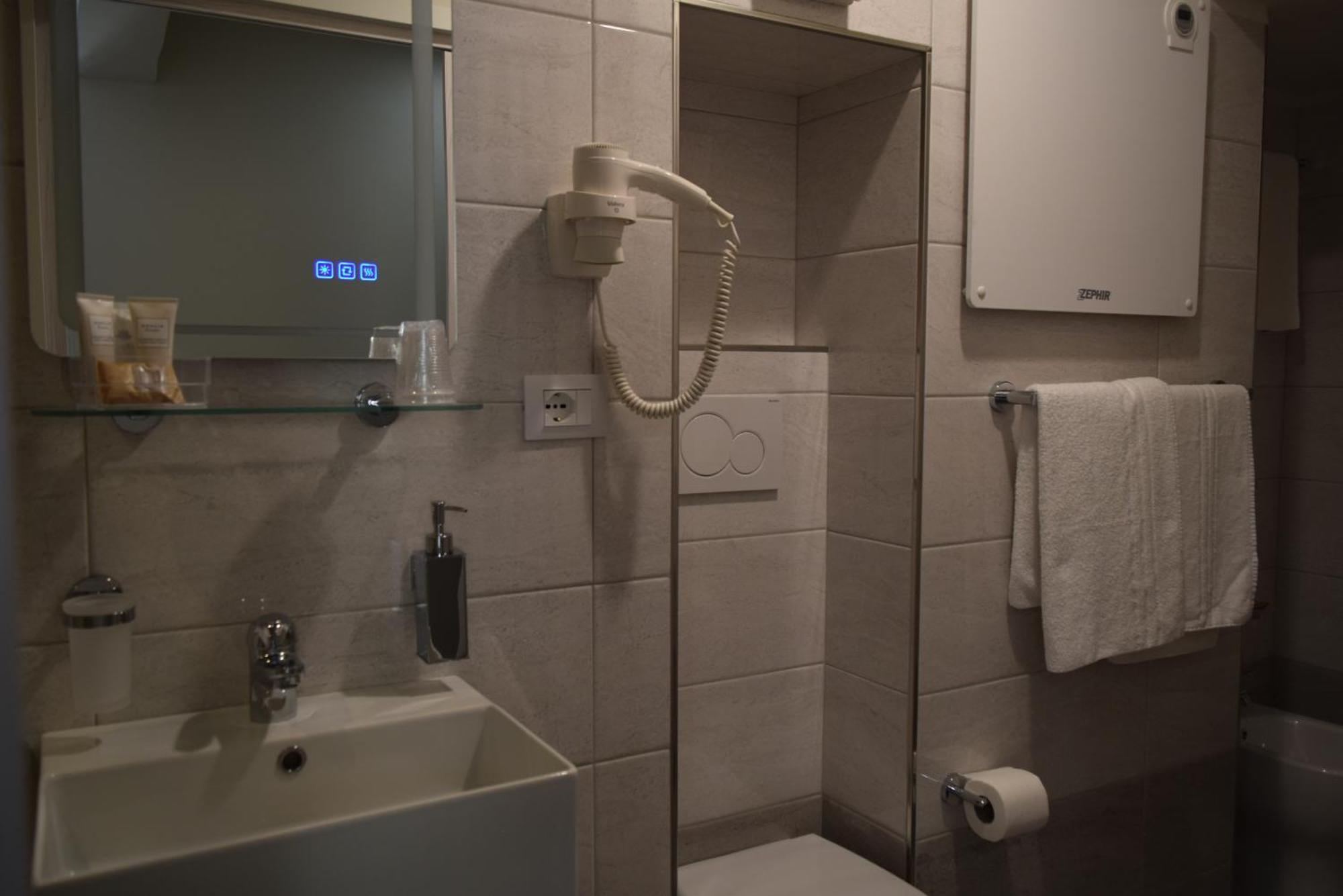 Hotel Lido ヴァラッツェ エクステリア 写真
