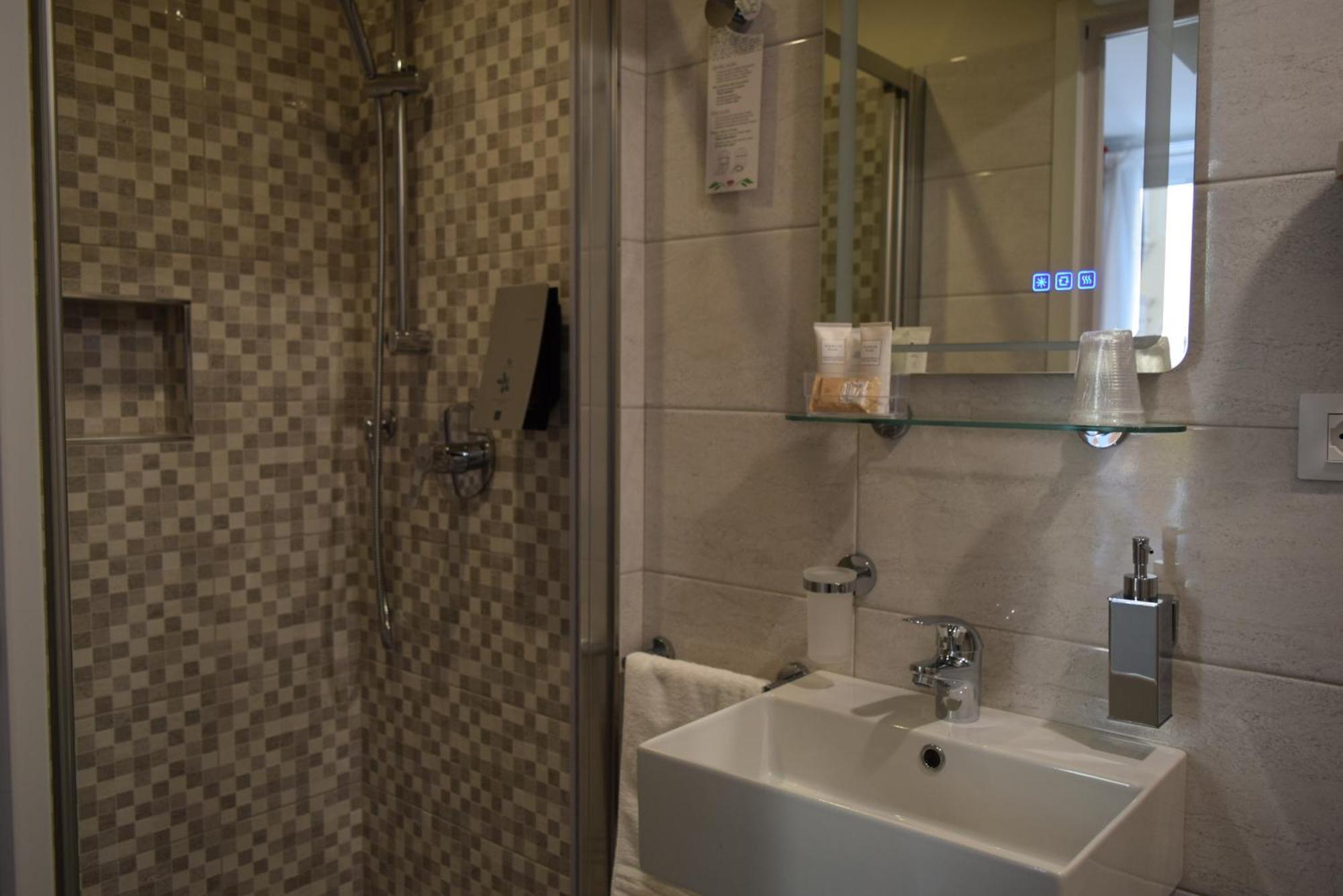 Hotel Lido ヴァラッツェ エクステリア 写真